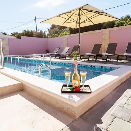Apartment Laura Vir
