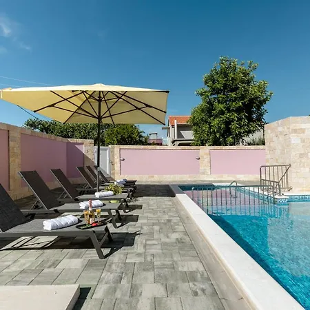 Apartment Laura Vir