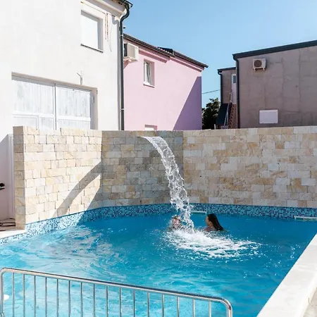 Apartment Laura Vir