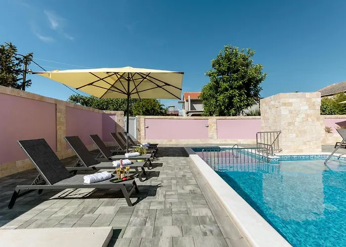 Apartment Laura Vir