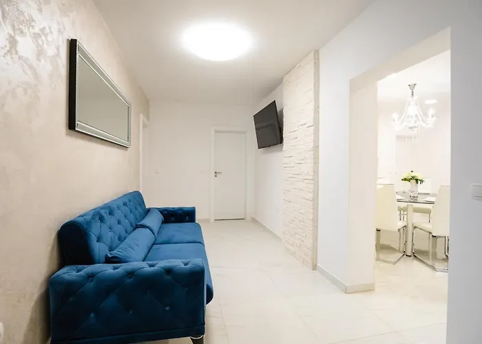 Laura Apartment