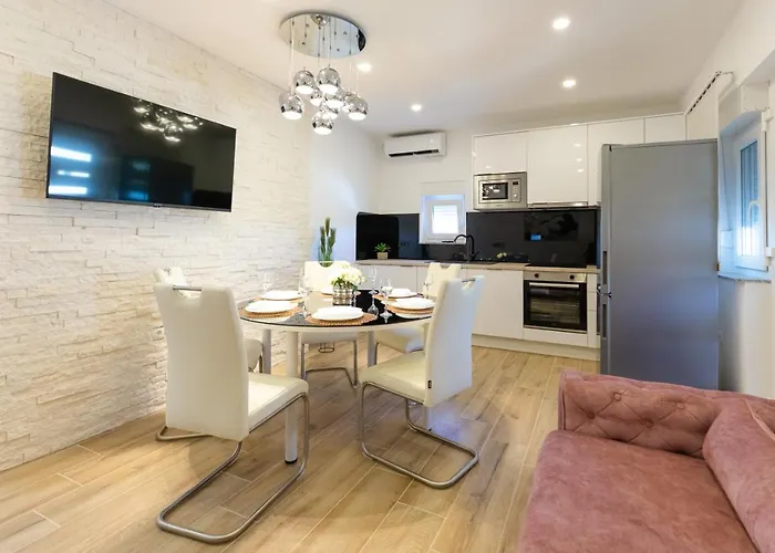 Laura Apartment